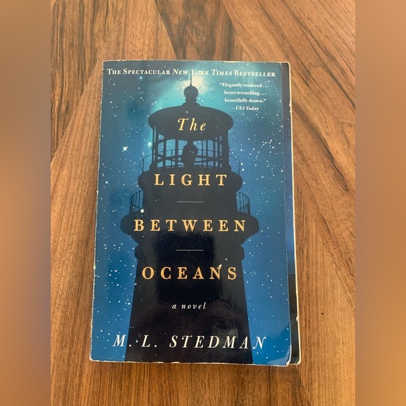 📚2/$12📚 Novel: The Light Between Oceans by M.L. Stedman - Picture 1 of 3